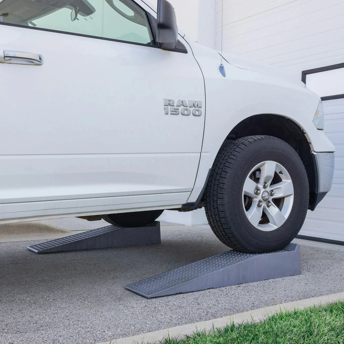 Black Widow Lightweight Plastic Service Ramps – 10,000 lb. per pair Capacity