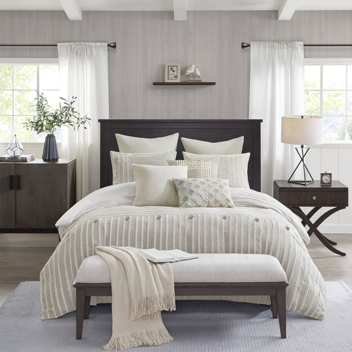 Madison Park Signature - Essence Oversized Cotton Clipped Jacquard Comforter Set with Euro Shams and Throw Pillows - Queen - Ivory
