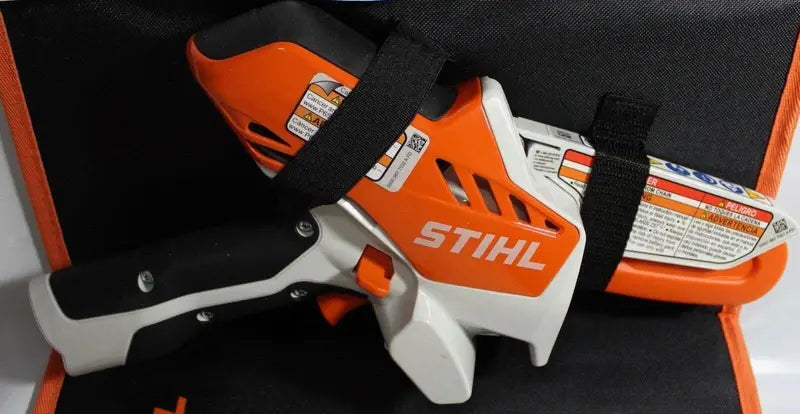 STIHL GTA 26 Battery-Powered Pruning Chainsaw – Compact Cordless Tool Kit with Charger and Carrying Case