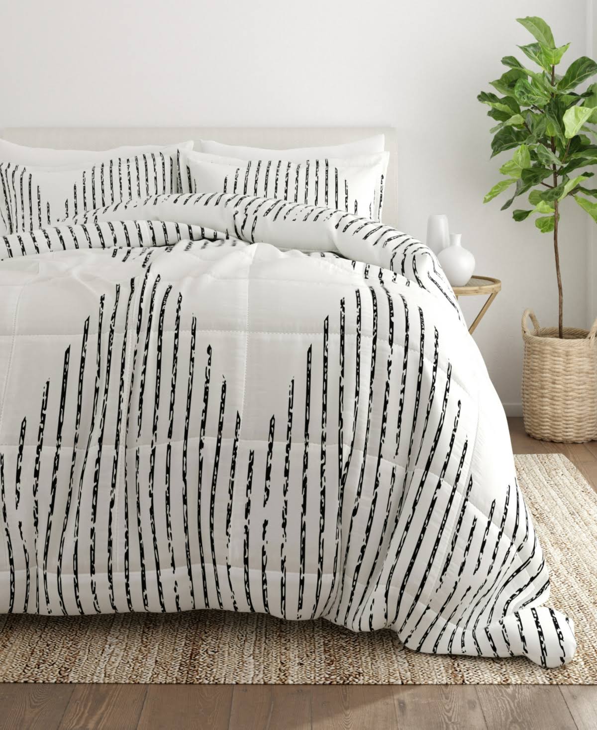 Home Collection Soft Diamond Stripe Down Alternative Comforter Set
