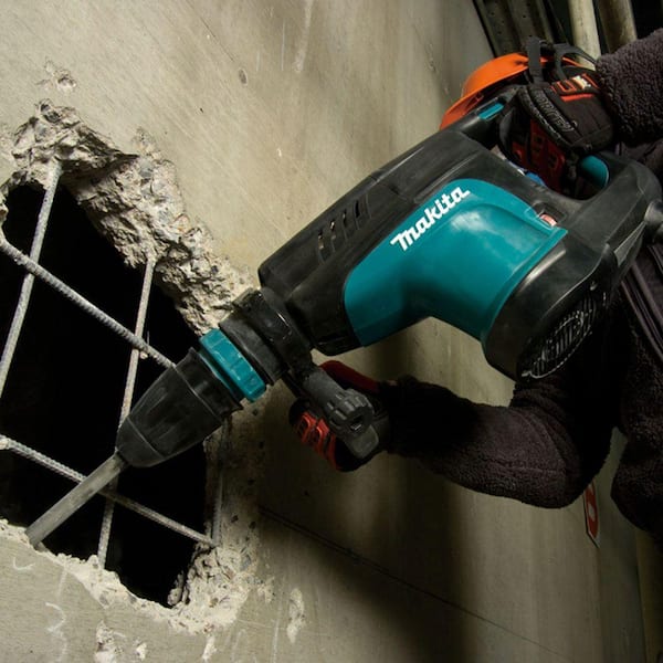 14 Amp SDS-MAX Corded Variable Speed 20 lb. Demolition Hammer w/ Soft Start. Side Handle. Bull Point and Hard Case