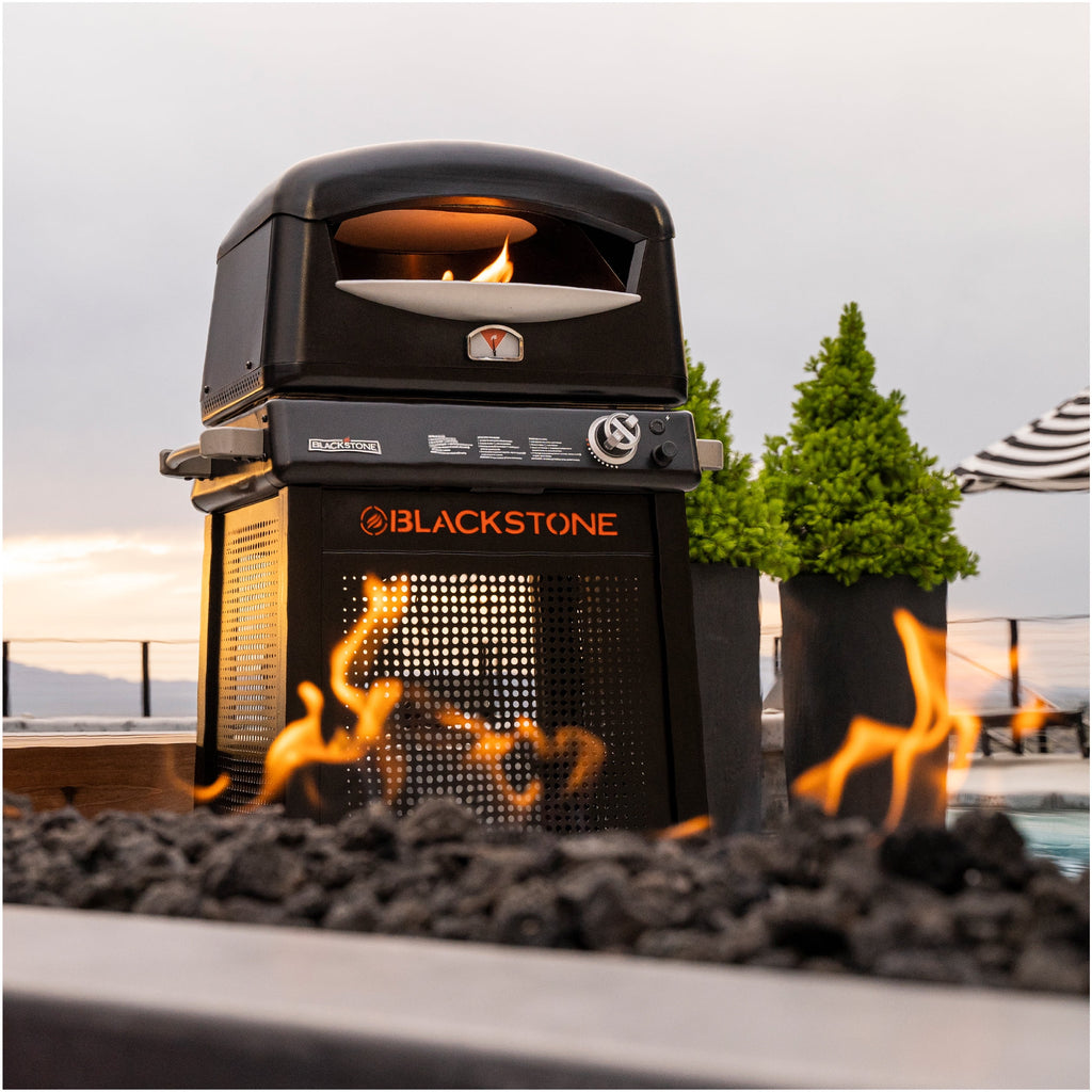 Blackstone Propane Outdoor Pizza Oven with Stand and Pizza Peel